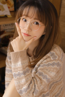 19岁俄罗斯图书馆视频